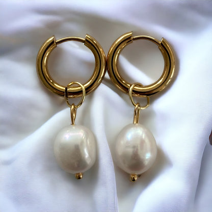 Süsswasserperlen Ohrringe hängend